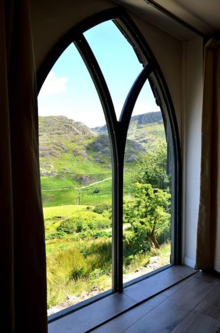Secluded Cottage Nestled In The Beara Peninsula Киларни Екстериор снимка