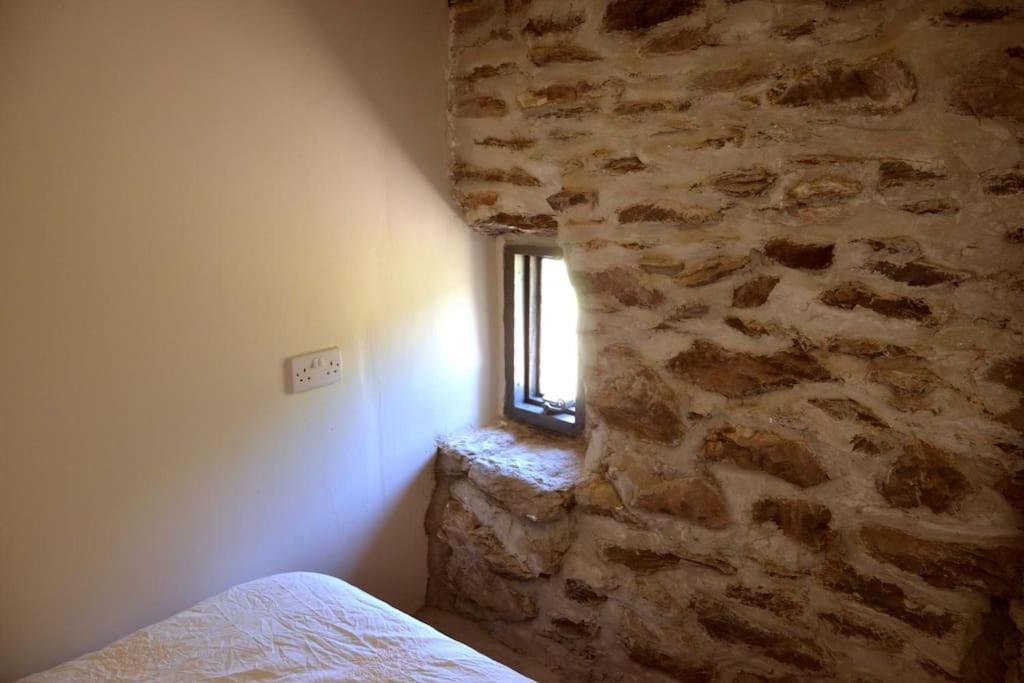 Secluded Cottage Nestled In The Beara Peninsula Киларни Екстериор снимка